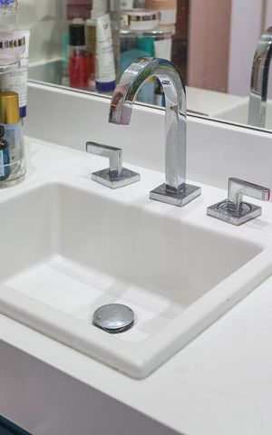 Apartamento à venda com 130m², 2 quartos e 3 vagas Apartamento à venda com 130m², 2 quartos e 3 vagasBanheiro Suite 1