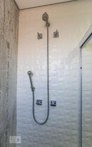 Apartamento à venda com 130m², 2 quartos e 3 vagas Apartamento à venda com 130m², 2 quartos e 3 vagasBanheiro Suite 1
