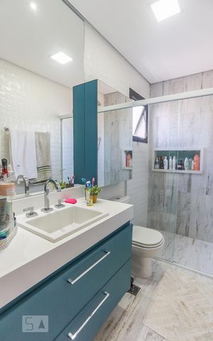 Apartamento à venda com 130m², 2 quartos e 3 vagas Apartamento à venda com 130m², 2 quartos e 3 vagasBanheiro Suite 1