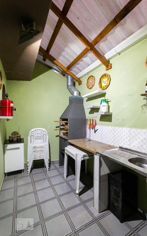 Casa à venda com 211m², 3 quartos e 3 vagas Casa à venda com 211m², 3 quartos e 3 vagasChurrasqueira
