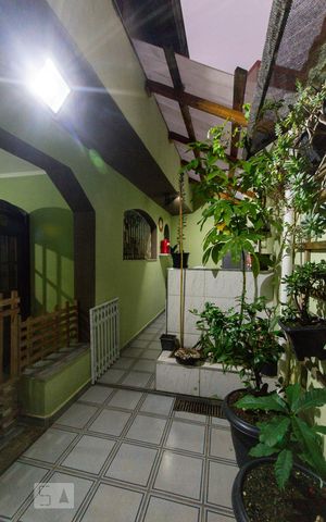 Casa à venda com 211m², 3 quartos e 3 vagas Casa à venda com 211m², 3 quartos e 3 vagasChurrasqueira