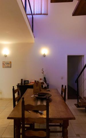 Casa à venda com 170m², 3 quartos e 3 vagas Casa à venda com 170m², 3 quartos e 3 vagasSalas