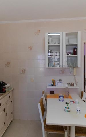 Casa à venda com 170m², 3 quartos e 3 vagas Casa à venda com 170m², 3 quartos e 3 vagasCozinha