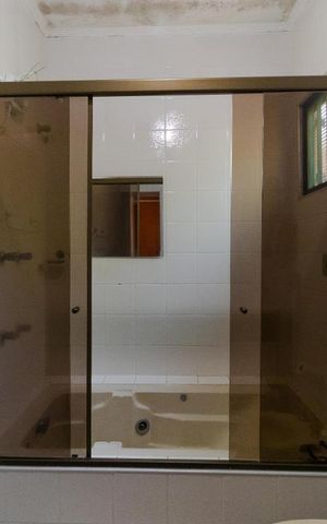 Casa à venda com 170m², 3 quartos e 3 vagas Casa à venda com 170m², 3 quartos e 3 vagasBanheiro da Suíte