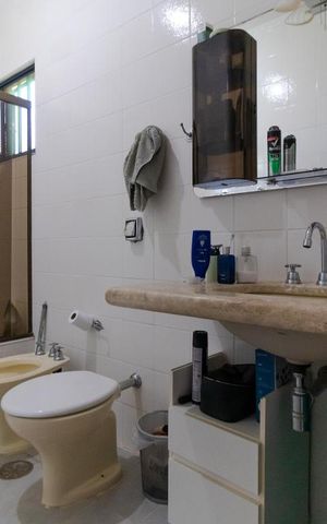 Casa à venda com 170m², 3 quartos e 3 vagas Casa à venda com 170m², 3 quartos e 3 vagasBanheiro da Suíte