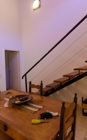 Casa à venda com 170m², 3 quartos e 3 vagas Casa à venda com 170m², 3 quartos e 3 vagasSalas