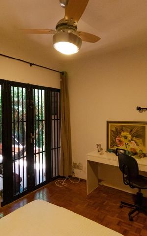 Casa à venda com 170m², 3 quartos e 3 vagas Casa à venda com 170m², 3 quartos e 3 vagasQuarto 01
