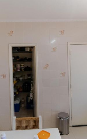 Casa à venda com 170m², 3 quartos e 3 vagas Casa à venda com 170m², 3 quartos e 3 vagasCozinha