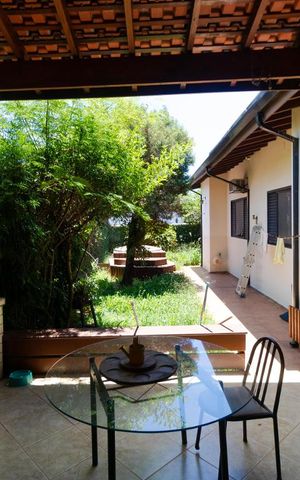 Casa à venda com 170m², 3 quartos e 3 vagas Casa à venda com 170m², 3 quartos e 3 vagasÁrea Gourmet