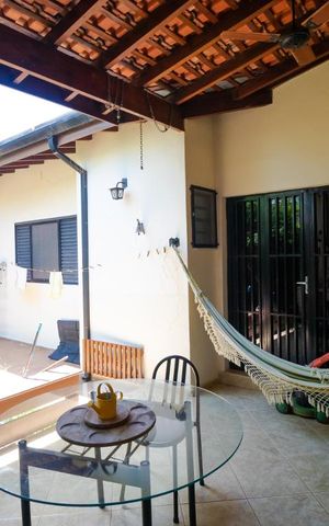 Casa à venda com 170m², 3 quartos e 3 vagas Casa à venda com 170m², 3 quartos e 3 vagasÁrea Gourmet