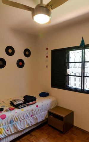 Casa à venda com 170m², 3 quartos e 3 vagas Casa à venda com 170m², 3 quartos e 3 vagasQuarto 02