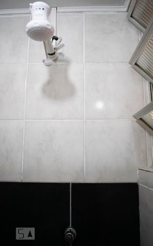 Casa para alugar com 288m², 6 quartos e 2 vagasBanheiro de Serviço