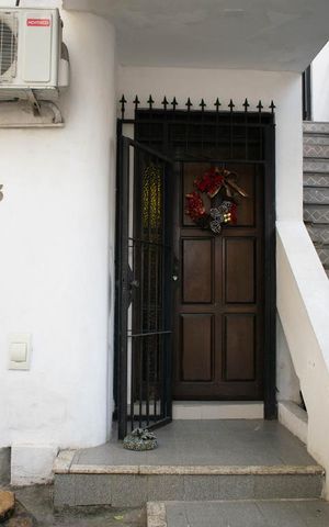 Casa para alugar com 288m², 6 quartos e 2 vagasFachada