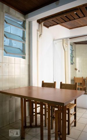 Casa para alugar com 288m², 6 quartos e 2 vagasCozinha
