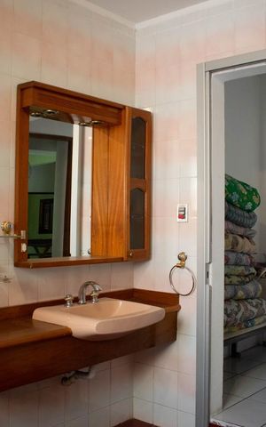 Casa para alugar com 288m², 6 quartos e 2 vagasBanheiro 2