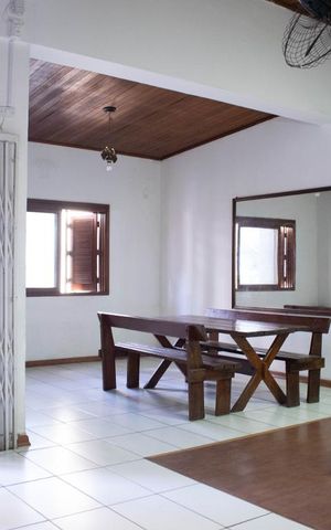 Casa para alugar com 288m², 6 quartos e 2 vagasCopa