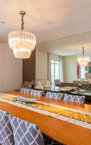 Apartamento à venda com 265m², 3 quartos e 5 vagas Apartamento à venda com 265m², 3 quartos e 5 vagasSala de jantar