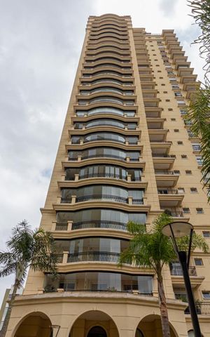 Apartamento à venda com 265m², 3 quartos e 5 vagas Apartamento à venda com 265m², 3 quartos e 5 vagasFachada