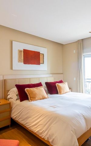 Apartamento à venda com 265m², 3 quartos e 5 vagas Apartamento à venda com 265m², 3 quartos e 5 vagasSuíte 2
