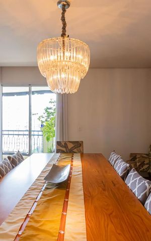 Apartamento à venda com 265m², 3 quartos e 5 vagas Apartamento à venda com 265m², 3 quartos e 5 vagasSala de jantar
