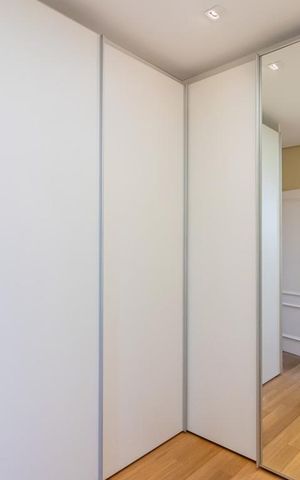 Apartamento à venda com 265m², 3 quartos e 5 vagas Apartamento à venda com 265m², 3 quartos e 5 vagasCloset da Suíte 2