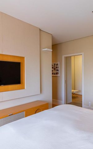 Apartamento à venda com 265m², 3 quartos e 5 vagas Apartamento à venda com 265m², 3 quartos e 5 vagasSuíte 2