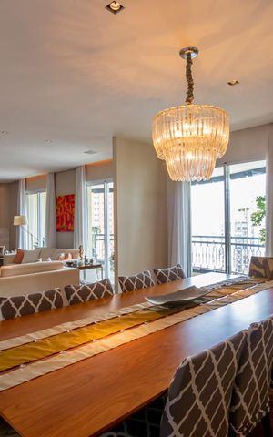 Apartamento à venda com 265m², 3 quartos e 5 vagas Apartamento à venda com 265m², 3 quartos e 5 vagasSala de jantar