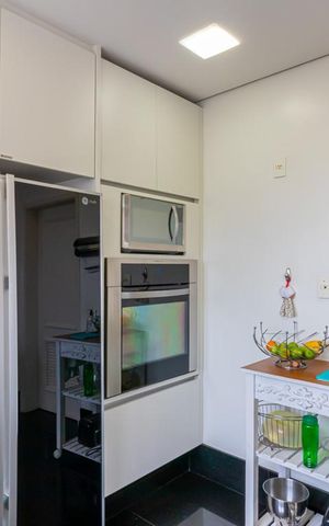 Apartamento à venda com 265m², 3 quartos e 5 vagas Apartamento à venda com 265m², 3 quartos e 5 vagasCozinha