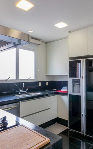 Apartamento à venda com 265m², 3 quartos e 5 vagas Apartamento à venda com 265m², 3 quartos e 5 vagasCozinha