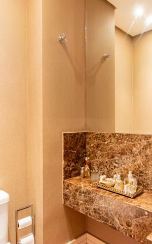 Apartamento à venda com 265m², 3 quartos e 5 vagas Apartamento à venda com 265m², 3 quartos e 5 vagasLavabo