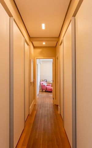 Apartamento à venda com 265m², 3 quartos e 5 vagas Apartamento à venda com 265m², 3 quartos e 5 vagasCorredor