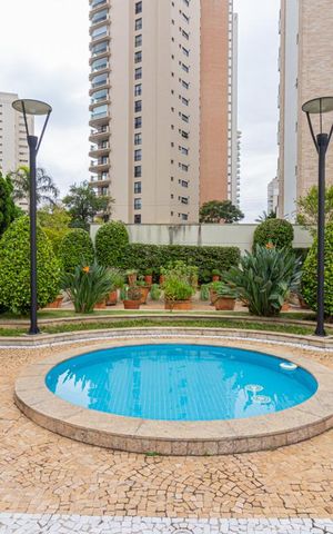 Apartamento à venda com 265m², 3 quartos e 5 vagas Apartamento à venda com 265m², 3 quartos e 5 vagasPiscina Infantil
