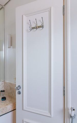 Apartamento à venda com 265m², 3 quartos e 5 vagas Apartamento à venda com 265m², 3 quartos e 5 vagasBanheiro da Suíte 1