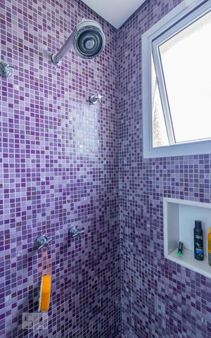Apartamento à venda com 265m², 3 quartos e 5 vagas Apartamento à venda com 265m², 3 quartos e 5 vagasBanheiro da Suíte 1