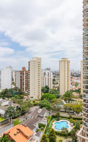 Apartamento à venda com 265m², 3 quartos e 5 vagas Apartamento à venda com 265m², 3 quartos e 5 vagasVista da Sacada da Suíte 2
