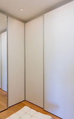 Apartamento à venda com 265m², 3 quartos e 5 vagas Apartamento à venda com 265m², 3 quartos e 5 vagasCloset da Suíte 2
