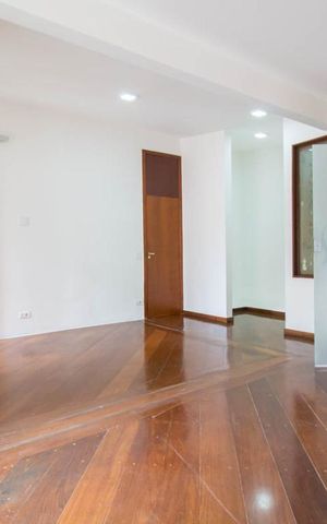 Casa para alugar com 300m², 3 quartos e 4 vagas Casa para alugar com 300m², 3 quartos e 4 vagasSuíte 1