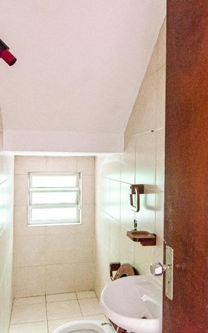 Casa à venda com 280m², 3 quartos e 2 vagas Casa à venda com 280m², 3 quartos e 2 vagasLavabo do Salão de Festas 2