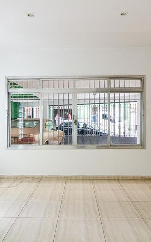Casa à venda com 280m², 3 quartos e 2 vagas Casa à venda com 280m², 3 quartos e 2 vagasSala