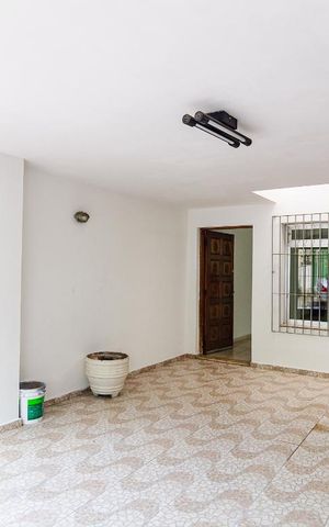 Casa à venda com 280m², 3 quartos e 2 vagas Casa à venda com 280m², 3 quartos e 2 vagasGaragem