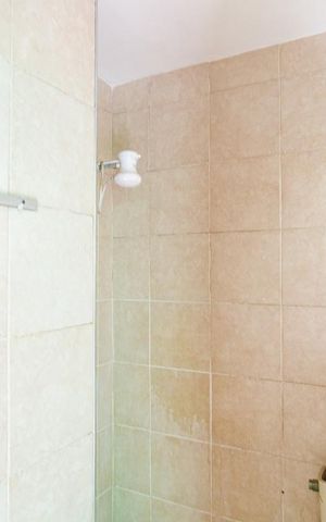 Casa à venda com 280m², 3 quartos e 2 vagas Casa à venda com 280m², 3 quartos e 2 vagasBanheiro de Serviço