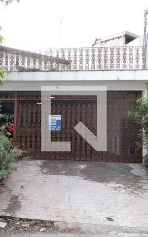 Casa à venda com 182m², 3 quartos e 2 vagasFachada