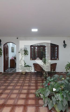 Casa à venda com 182m², 3 quartos e 2 vagasGaragem