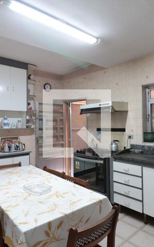 Casa à venda com 182m², 3 quartos e 2 vagasCozinha
