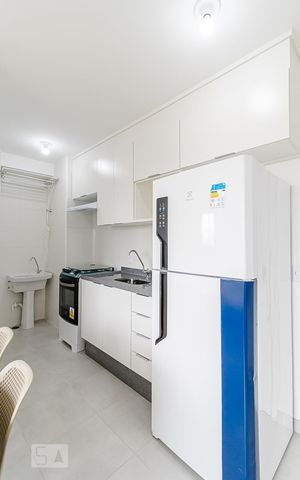 Apartamento à venda com 34m², 2 quartos e 1 vaga Apartamento à venda com 34m², 2 quartos e 1 vagaCozinha e Área de Serviço