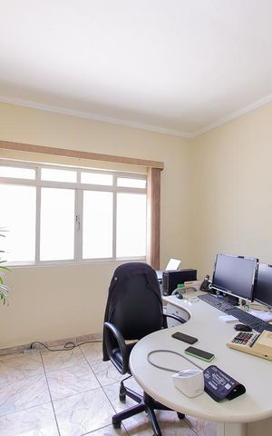 Casa à venda com 250m², 3 quartos e 5 vagas Casa à venda com 250m², 3 quartos e 5 vagasSala - Casa 1