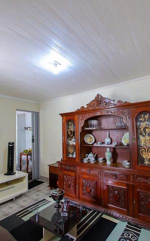 Casa à venda com 250m², 3 quartos e 5 vagas Casa à venda com 250m², 3 quartos e 5 vagasSala - Casa 2