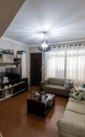 Casa à venda com 106m², 2 quartos e 2 vagas Casa à venda com 106m², 2 quartos e 2 vagasSala