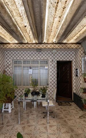 Casa à venda com 106m², 2 quartos e 2 vagas Casa à venda com 106m², 2 quartos e 2 vagasGaragem