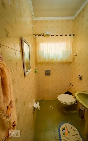 Casa à venda com 110m², 2 quartos e 2 vagasBanheiro